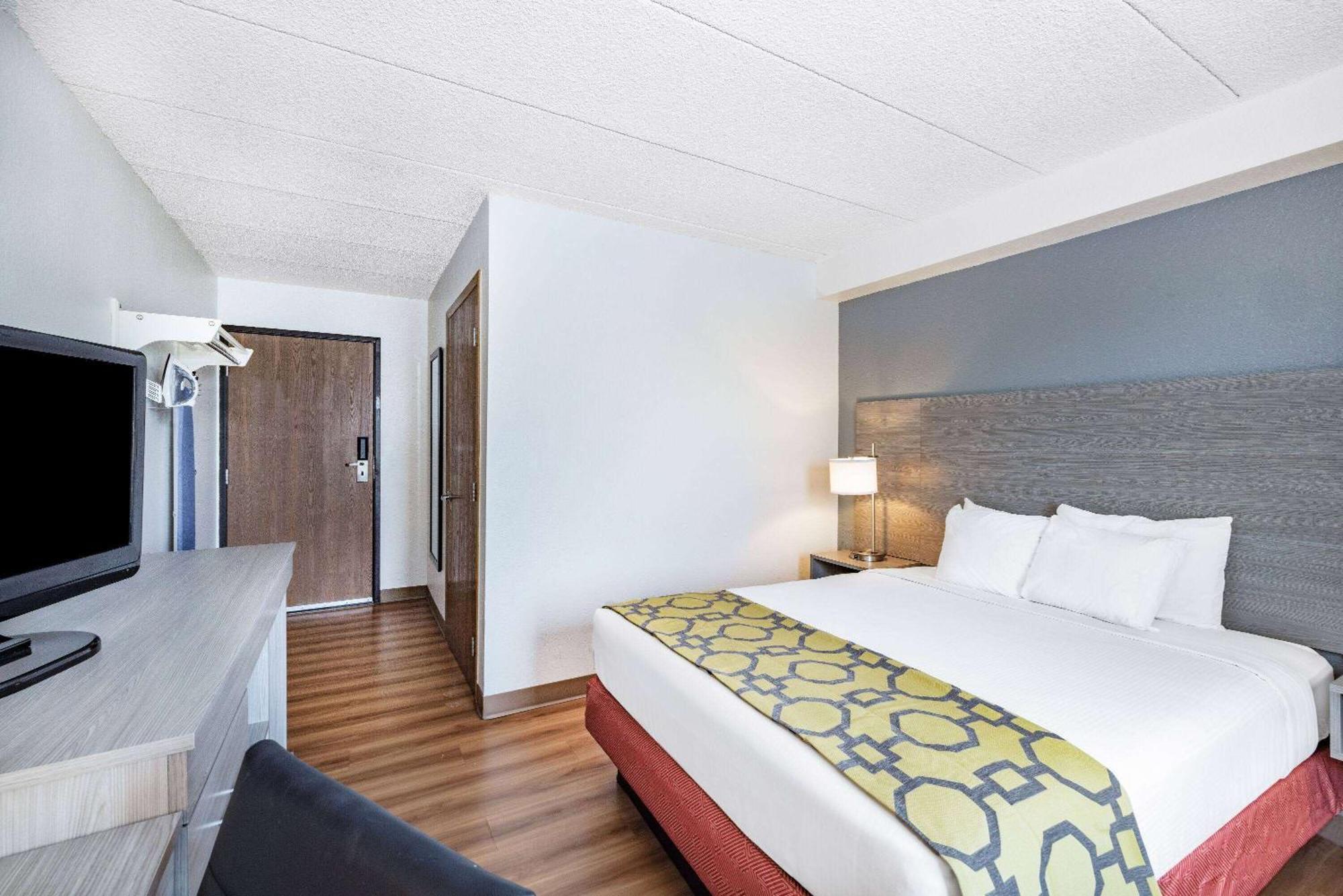 Baymont By Wyndham Gillette Hotel Exterior photo